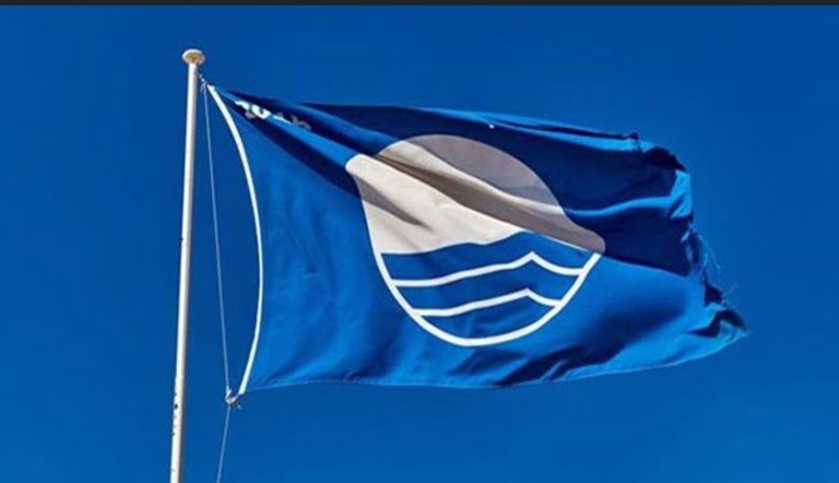 15 παραλίες της Ελλάδας χάνουν τη «Γαλάζια Σημαία» - Οι 5 ανήκουν στην Κατερίνη - Δείτε ποιες και γιατί...