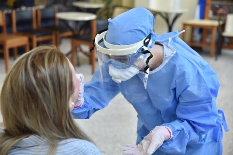 Τι ισχύει με τα rapid test των ανεμβολίαστων εργαζομένων