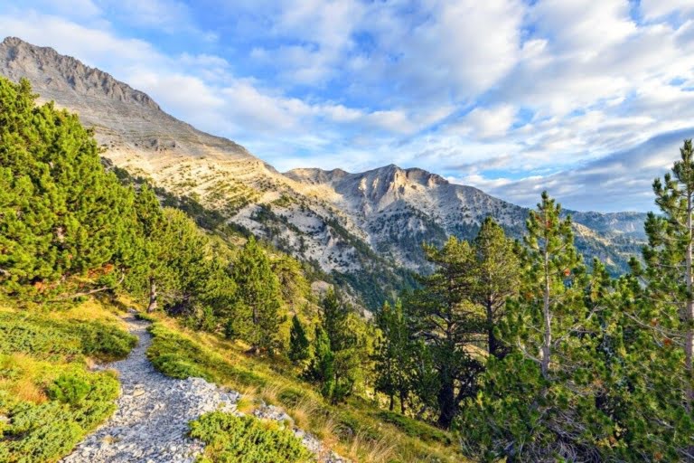 Αμύθητος θησαυρός σε μυστηριώδη σπηλιά του Ολύμπου, το 1937…