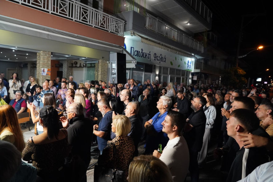 1. Ομιλία Γιάννη Ντούμου Στη Συνοικία Του Σιδηροδρομικού Σταθμού 8