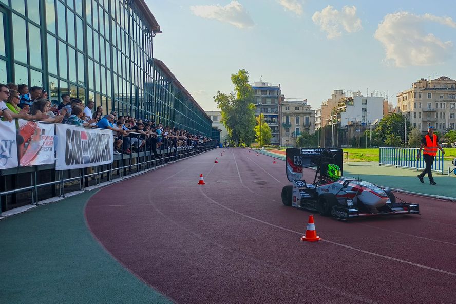 1O Formula Student Festival Action 1