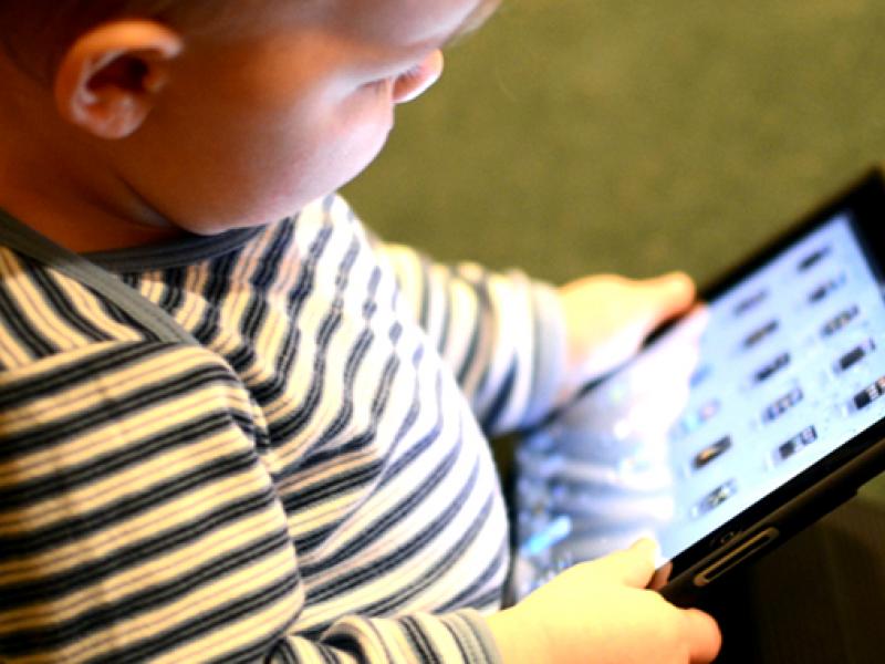 Baby With Ipad 4